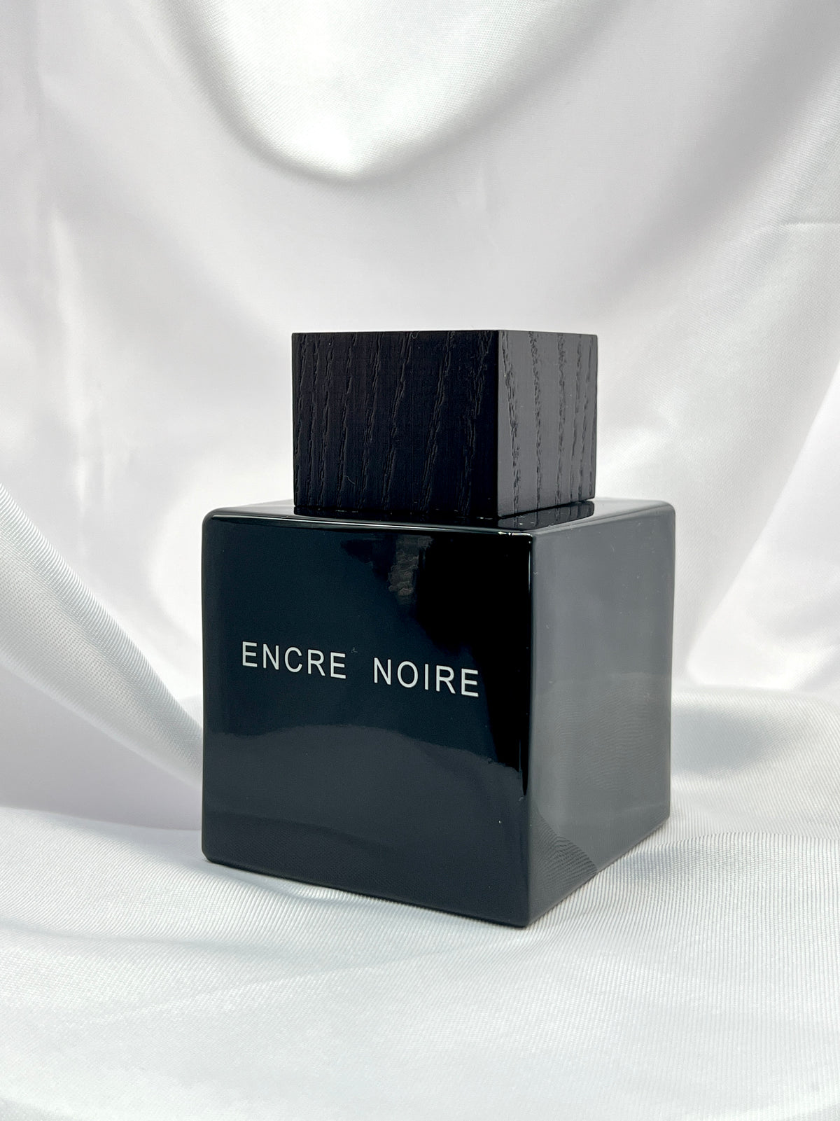 Lalique Encre Noire Decants – Aroma Seeker